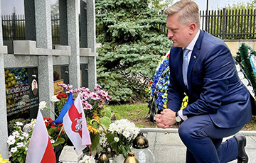 Посол Украины в Польше почтил память беларусского добровольца Эдуарда Лобова
