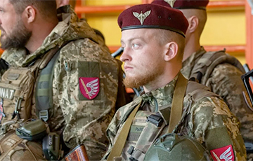 В Украине «за мужество и отвагу» наградили беларусского десантника
