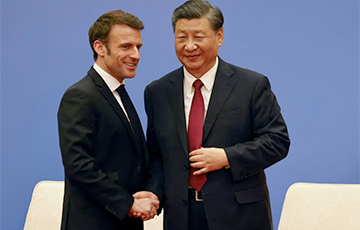 Reuters: Макрон призовет Си Цзиньпина нажать на Путина