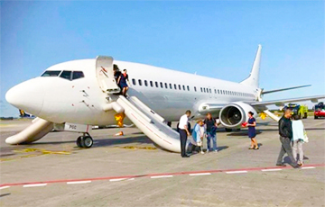 В аэропорту Праги из-за задымления на борту самолета эвакуировали 100 пассажиров
