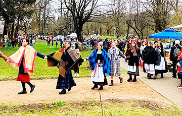 Беларусы собрались в Вязынке встречать весну