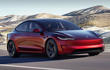 Tesla представила новый электромобиль Model 3 Performance