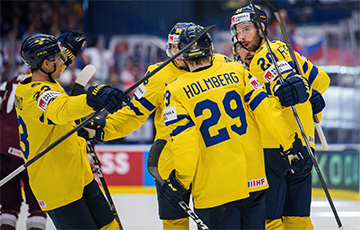 Швеция одержала шестую победу в шести матчах чемпионата мира по хоккею