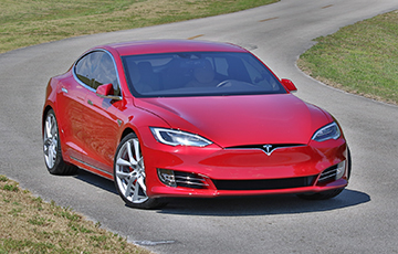 Парадокс: в США дорожают подержанные Tesla