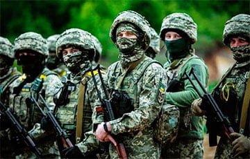 Украинский военный записал видео с самой горячей точки боевых действий на фронте
