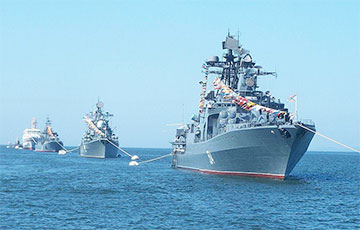 Московитские корабли прячутся в Черном море за гражданскими судами