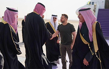 Зеленский прибыл с визитом в Саудовскую Аравию