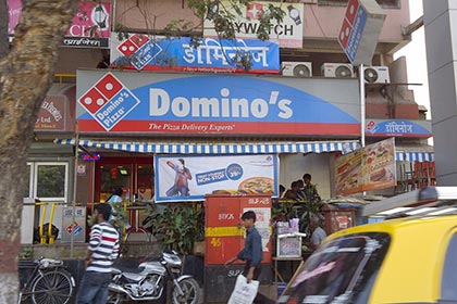 Индийцы отомстили за арест дипломата разгромом пиццерии