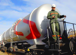 Беларусь «купит» бензин для Украины в Голландии