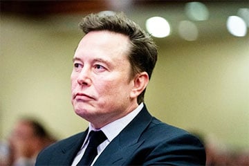 Маск анонсировал массовое производство электрогрузовиков Tesla Semi