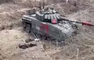 ВСУ подбили из засады колонну московитских танков Т-72Б3 на трассе Волохов Яр-Изюм