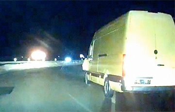 Видеофакт: в Слуцке водителя буса останавливали со стрельбой
