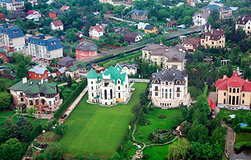 Бегущие из Московии богачи устроили распродажу домов на Рублевке