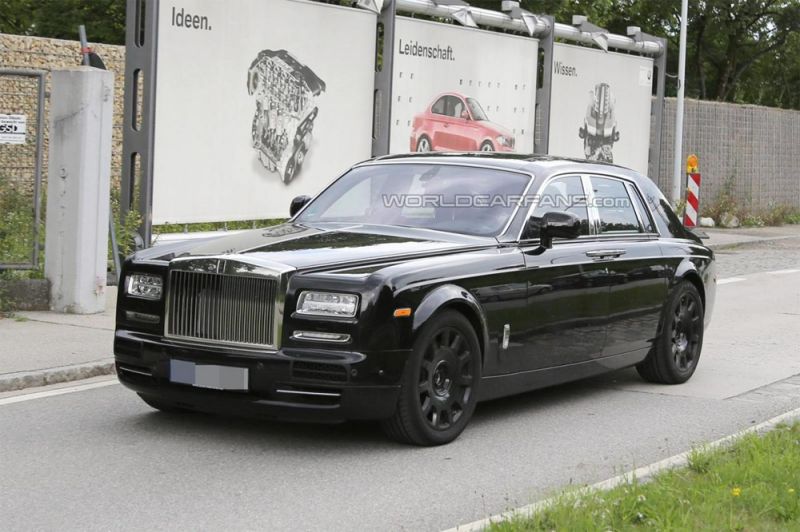 Rolls-Royce тестирует новинку Phantom