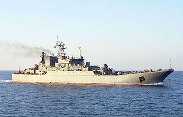 Maxar показал, что стало с московитским десантным кораблем «Новочеркасск» после удара ВСУ