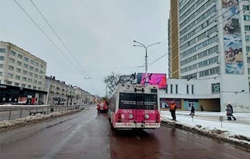 В Витебске загорелся троллейбус с пассажирами