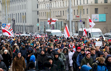 Соцсети о протестовавших в Минске белорусах: Какие красавцы!