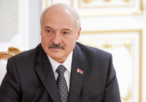Лукашенко: Не такие богатые у нас люди, чтобы покупать по бешеным ценам продукцию