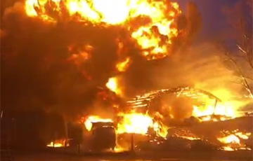 Крупный пожар вспыхнул в Ростове-на-Дону