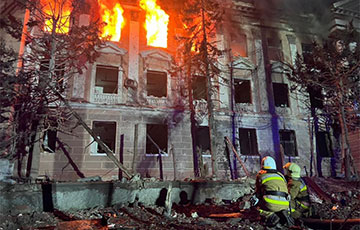 Московитские террористы обстреляли «Калибрами» многоэтажку в Николаеве