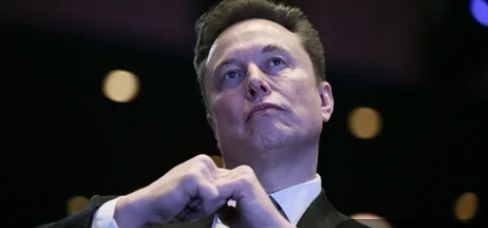 Илон Маск стал первым человеком с состоянием $800 млрд