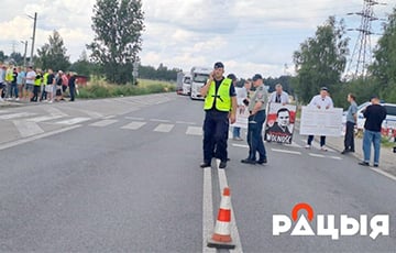 Активисты блокируют движение фур на польско-беларусской границе