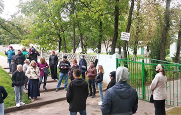 Люди вышли в поддержку активистки «Европейской Беларуси», у которой лукашисты украли сына