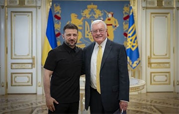 Зеленский встретился с Келлогом в Киеве