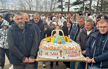 В Вилейке угощали пирогом-тортом весом 120 килограммов