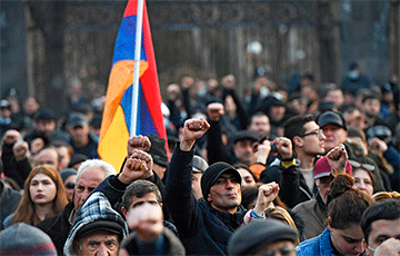 Армения: противостояние Пашиняна и генштаба продолжается