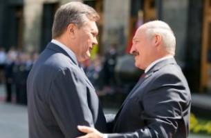 Лукашенко Януковичу: Надо было не сидеть чистеньким и пушистеньким, а использовать власть