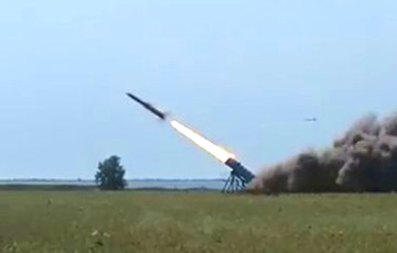 Видеофакт: Новая баллистическая ракета Украины поражает цель
