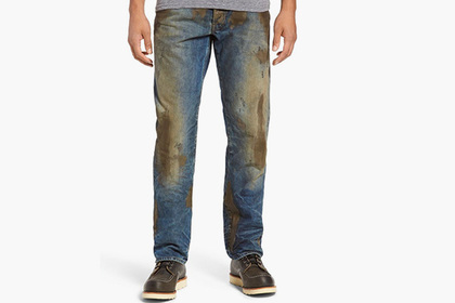 В сети посмеялись над джинсами с фейковой грязью за 400 долларов