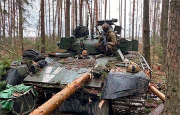 ВСУ разбили московитов под Авдеевкой, отобрав у них танки Т-80