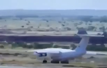 Момент крушения беларусского Ил-76 с «вагнеровцами» в Мали показали на видео