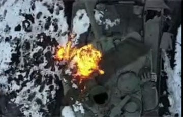 Обнаружили, обездвижили, а затем добили: ВСУ уничтожили московитский танк Т-90 «Прорыв»