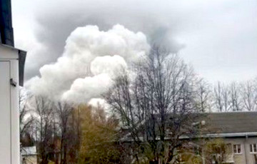 Предприятие «Роскомоса» под Москвой окутал огромный столб дыма