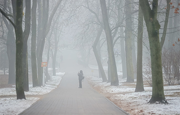 Плотный туман не уходит из Минска: фоторепортаж