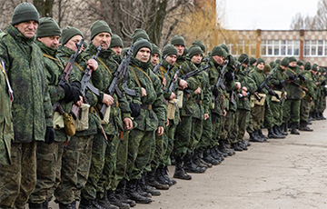 Жители Гомельского района: Московитских военных расселяют в деревнях вокруг Зябровки