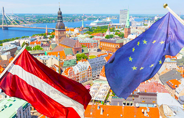 Латвия до конца месяца будет бесплатно тестировать на COVID-19 всех желающих