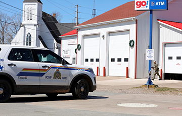В Канаде мужчина переоделся в полицейскую форму и убил 16 человек