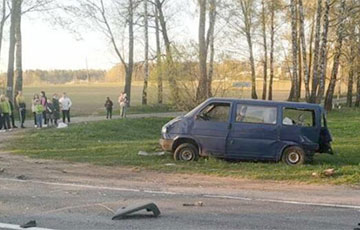 В Ляховичском районе автомобиль ГАИ столкнулся с микроавтобусом