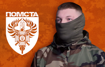 Тяжелый украинский дрон разнес вдребезги вражескую технику среди белого дня
