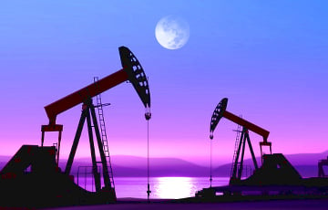 Цена нефти Brent упала ниже $77 за баррель
