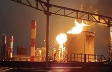 На территории РФ поражено более 30 нефтяных заводов и баз