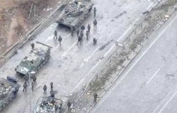 Пентагон: Большая колонна техники РФ не смогла прорваться в Киев и была разбита