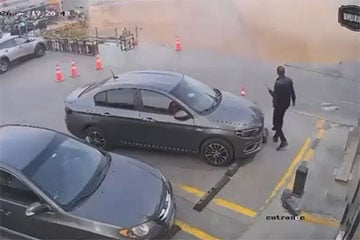 В Египте два магазина провалились под землю