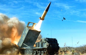 Московитская бронетехника увязла в болоте и стала приманкой для HIMARS