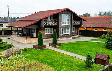 В Силичах продают интересный дом с сауной и с видом на лыжные трассы