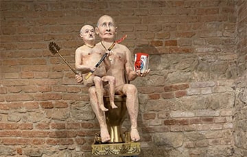 В Чехии выставили на аукцион скульптуру с Лукашенко на коленях у Путина